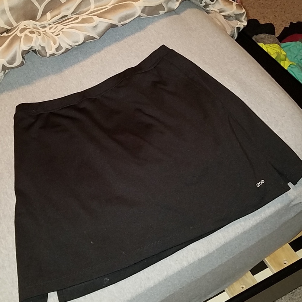 Izod golf skirt